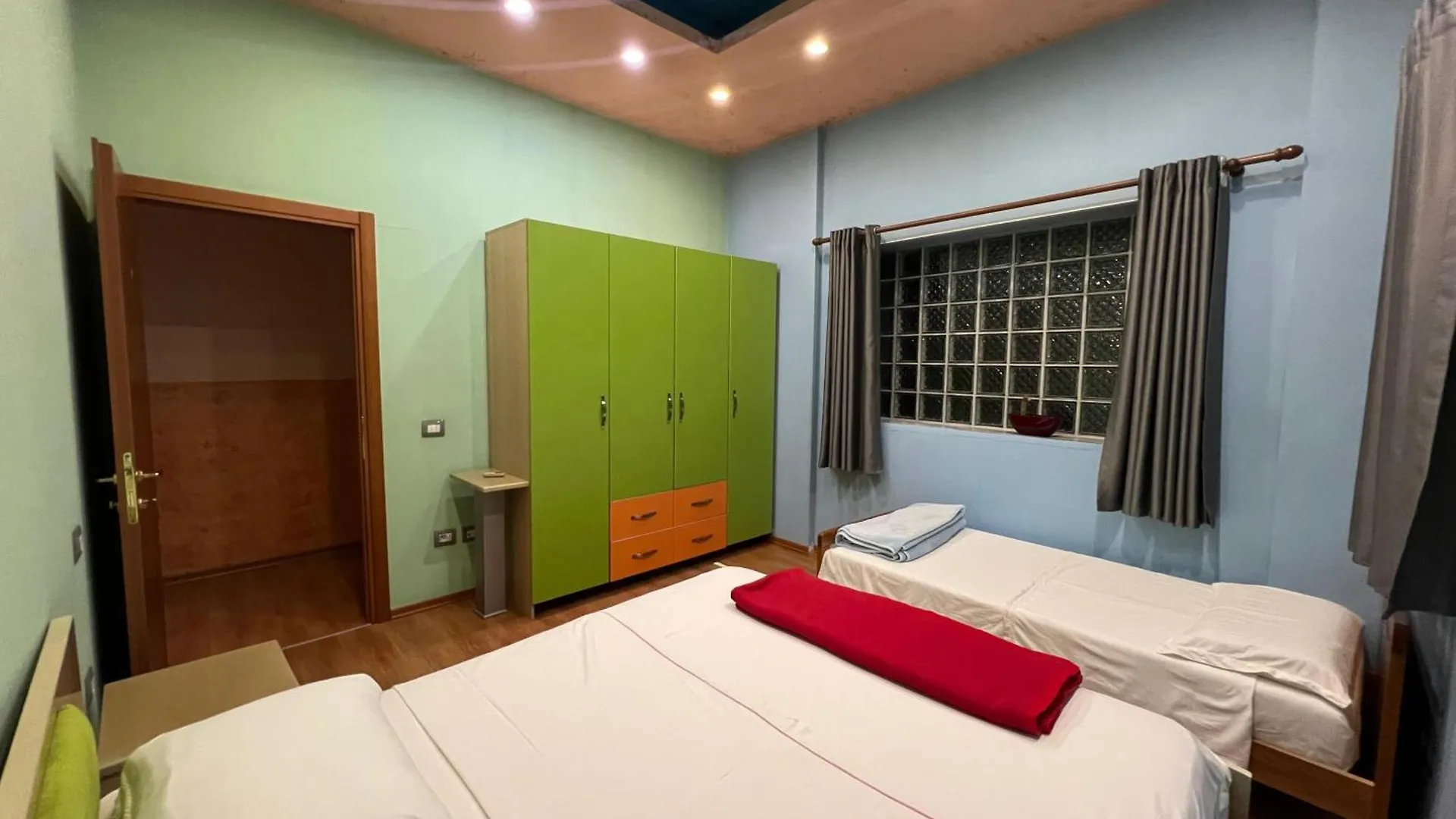 Apartment 189 ティラナ