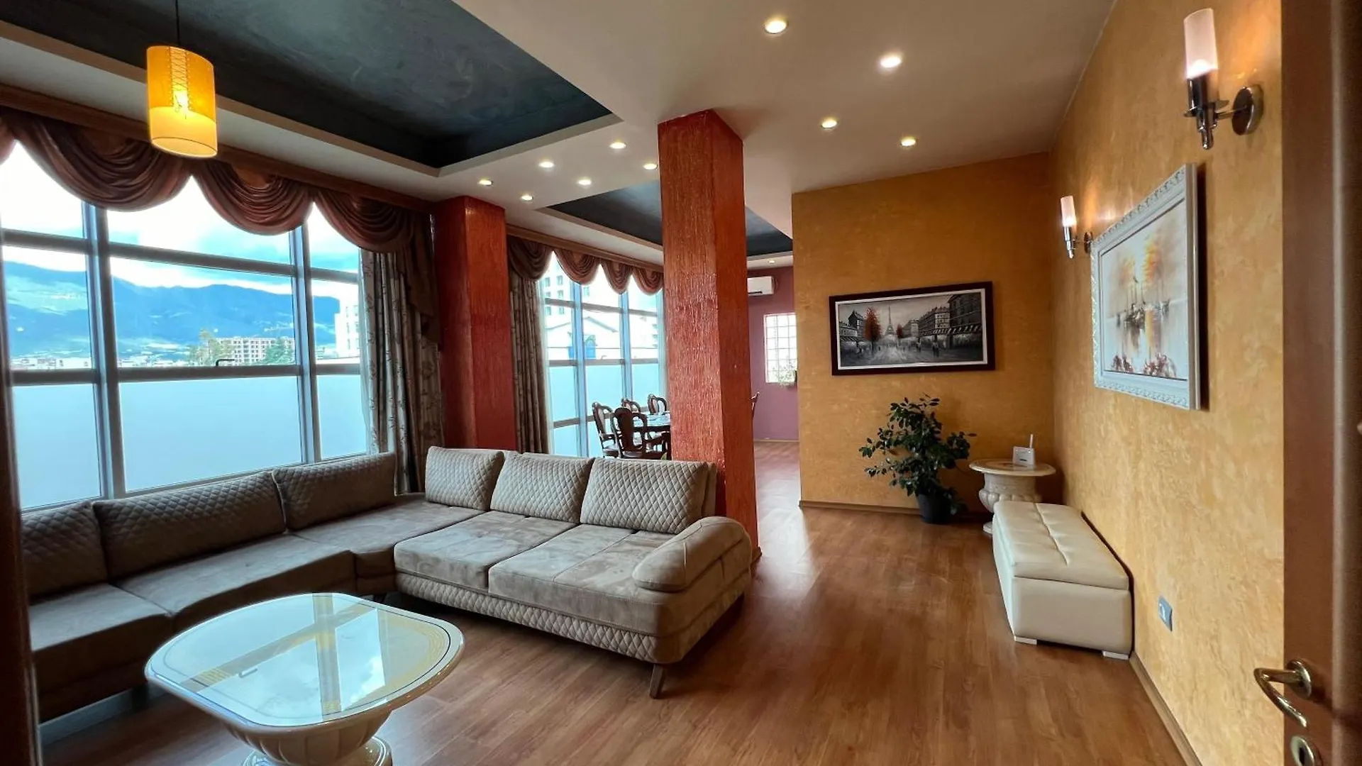 Apartment 189 地拉那